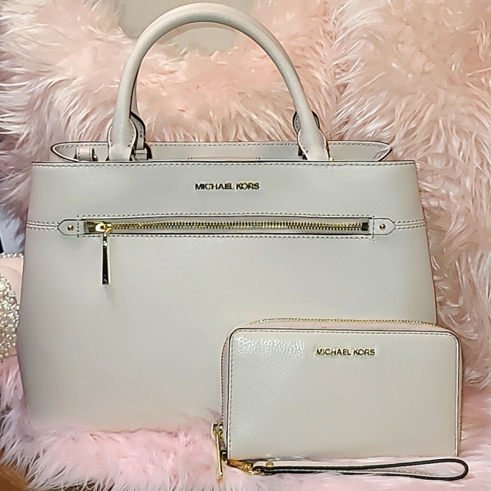 Michael Kors bag and wallet set